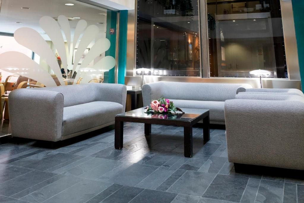 Font DArgent Canillo  Facilities  Barlounge 13