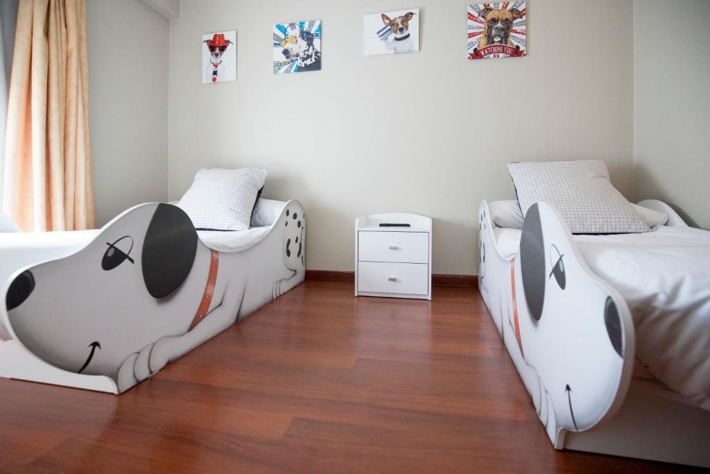 Font DArgent Canillo  Rooms  Family Room 2 Adults 2 Children 9