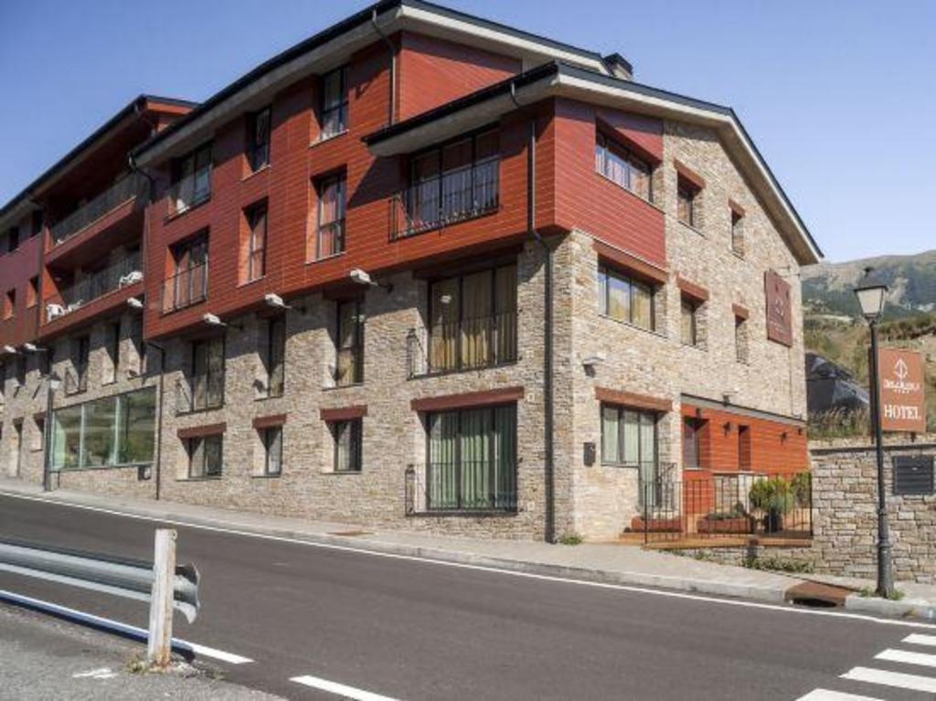 Obaga Blanca Spa  Property Views  Property Views Image 6 6