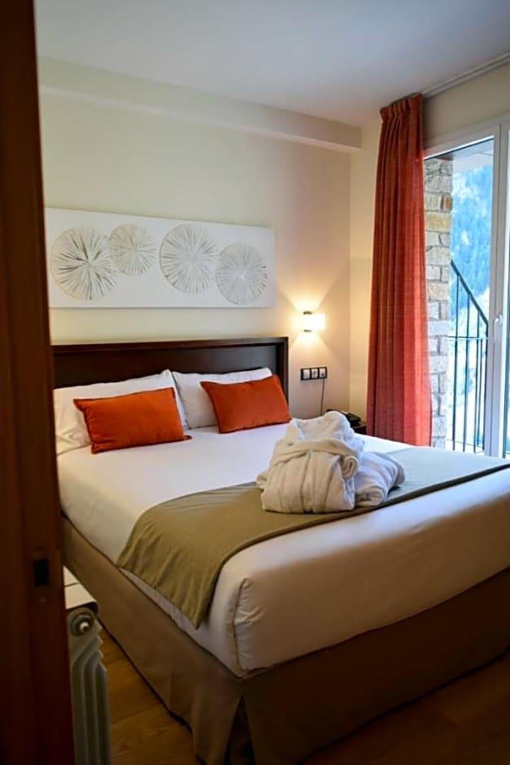 Obaga Blanca Spa  Rooms  Rooms Image 1 1
