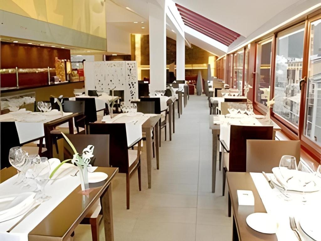 Wuau Hotel Galanthus Spa  Dining  Restaurant 1
