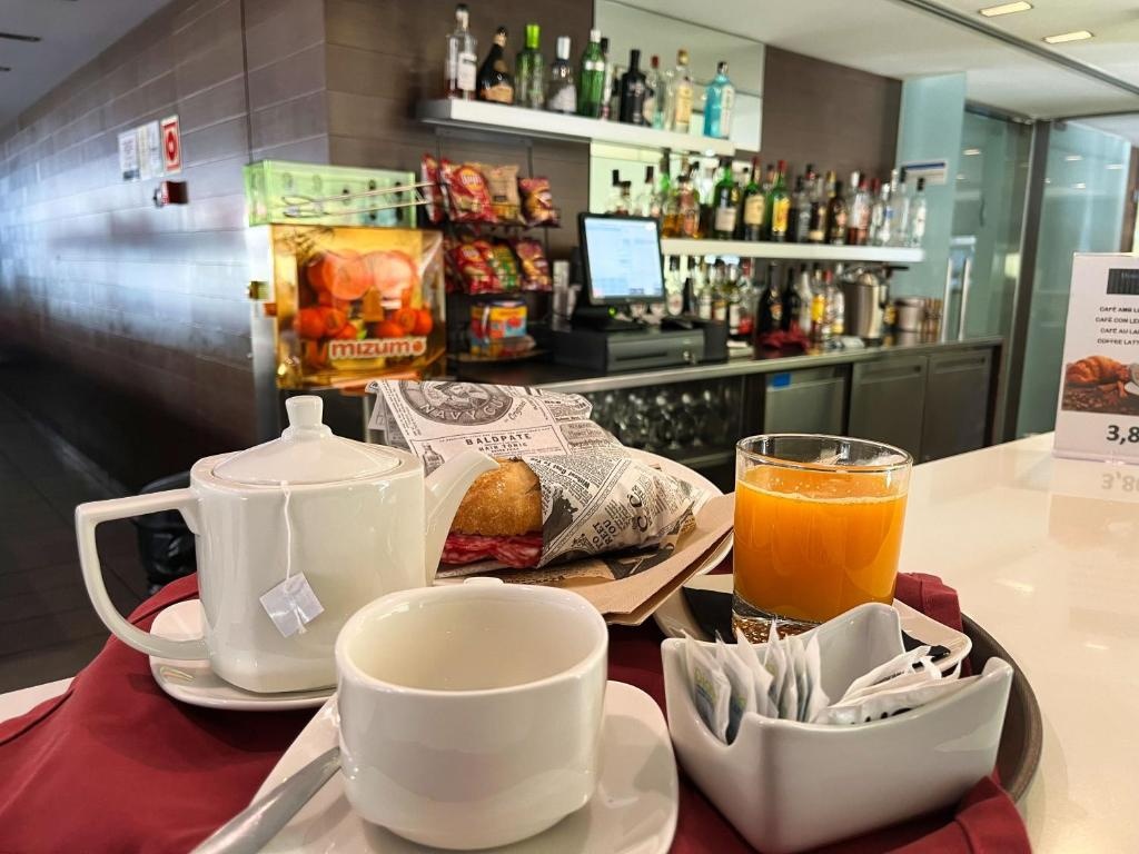 Wuau Hotel Galanthus Spa  Facilities  Barlounge 24