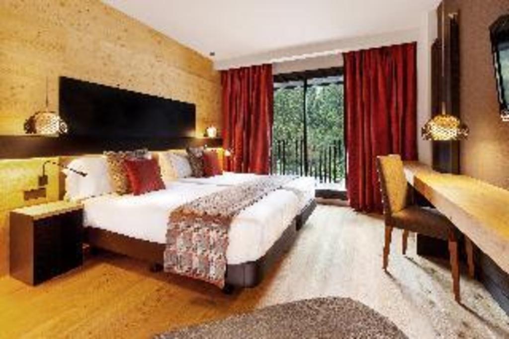Hotel Piolets Park Spa  Rooms  Rooms Image 1 1