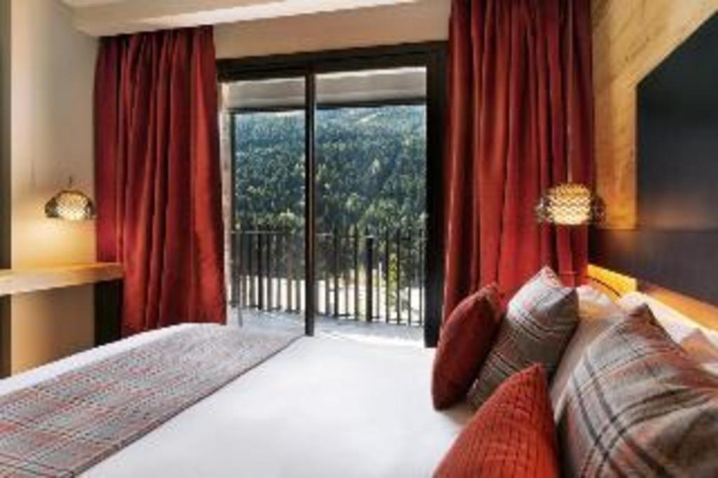 Hotel Piolets Park Spa  Rooms  Rooms Image 4 4