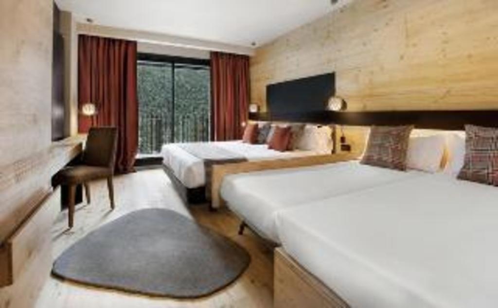 Hotel Piolets Park Spa  Rooms  Rooms Image 5 5