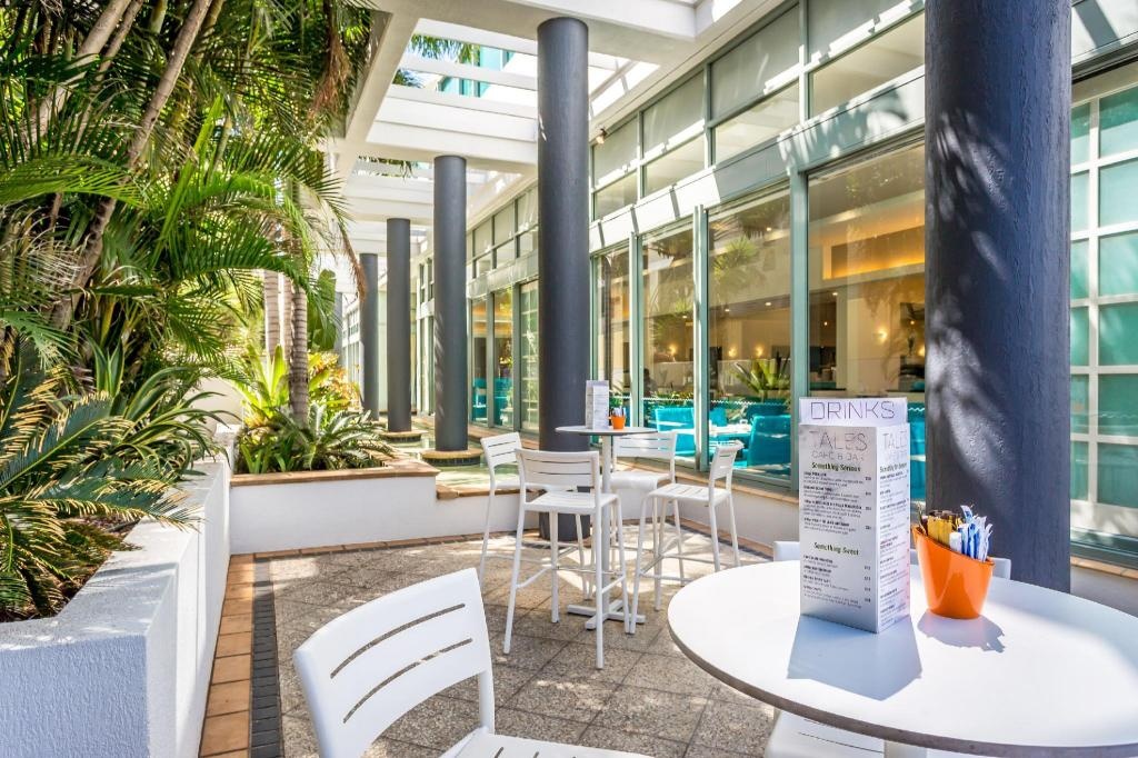 Mantra Legends Surfers Paradise  Dining  Restaurant 4
