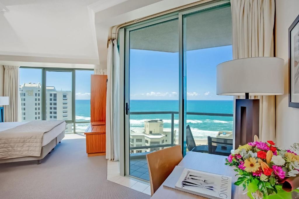 Mantra Legends Surfers Paradise  Facilities  Balconyterrace 12