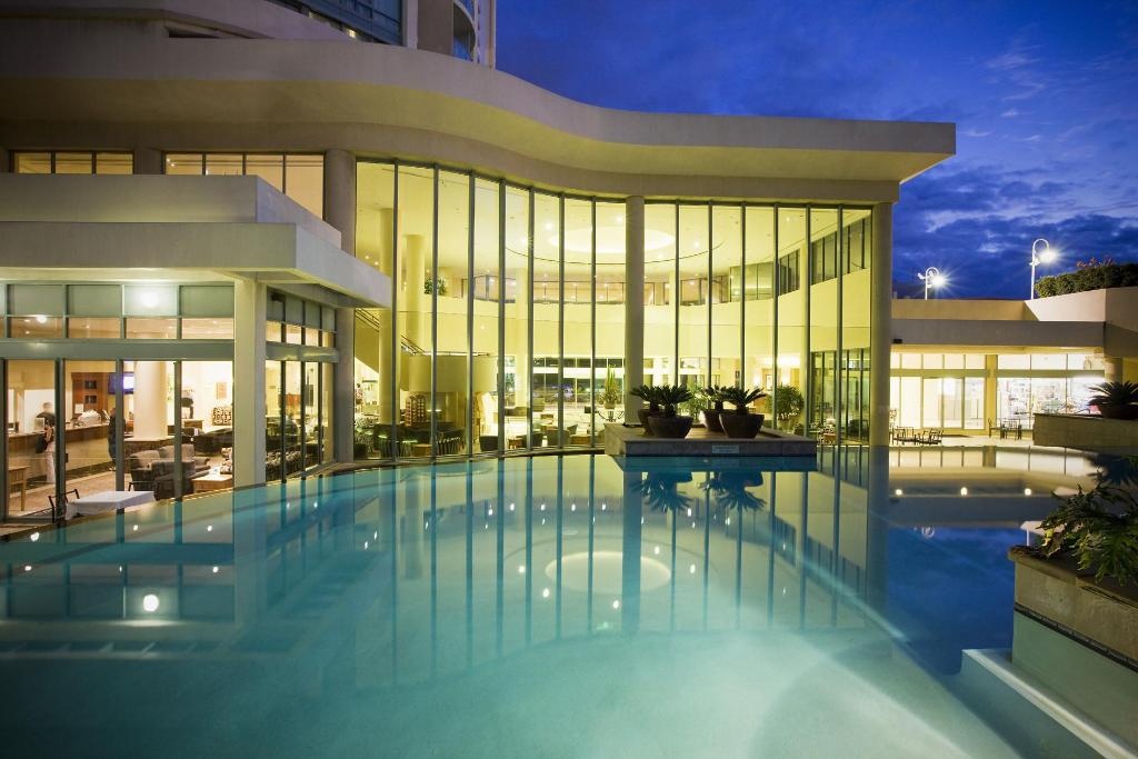 Mantra Legends Surfers Paradise  Facilities  Swimming Pool Outdoor 1