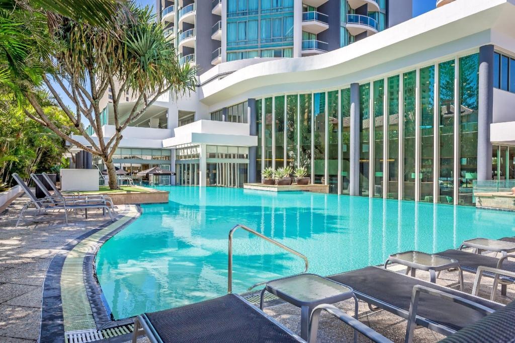 Mantra Legends Surfers Paradise  Facilities  Swimming Pool Outdoor 10