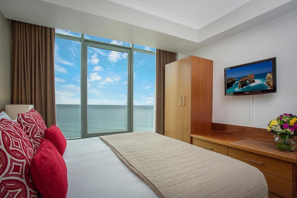 Mantra Legends Surfers Paradise  Rooms  Deluxe Ocean View Studio Bed 7