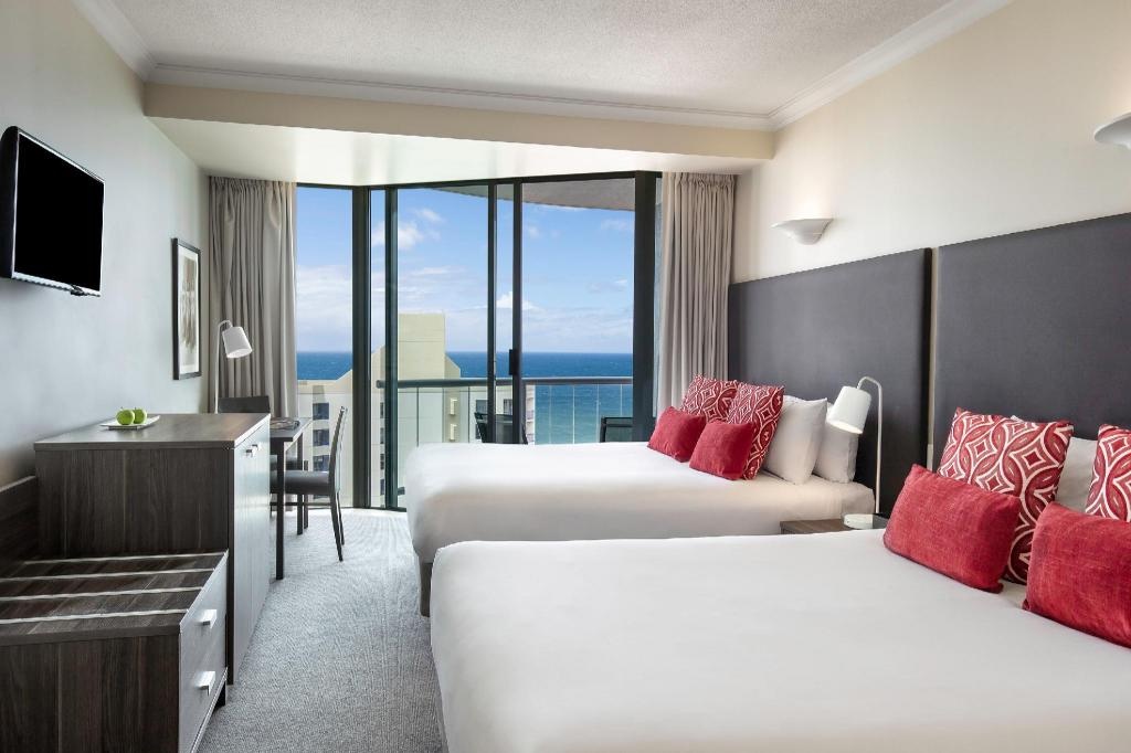 Mantra Legends Surfers Paradise  Rooms  Deluxe Ocean View Twin View 6