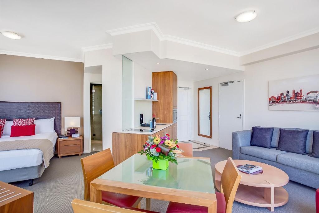 Mantra Legends Surfers Paradise  Rooms  Rooms Image 5 5