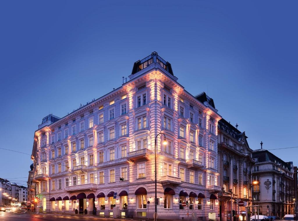 Hotel Sans Souci Wien  Property Views  Entrance 2