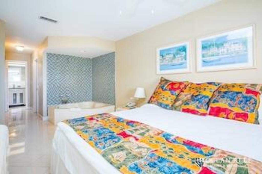 Ocean Reef Yacht Club Resort  Rooms  Guestroom 29