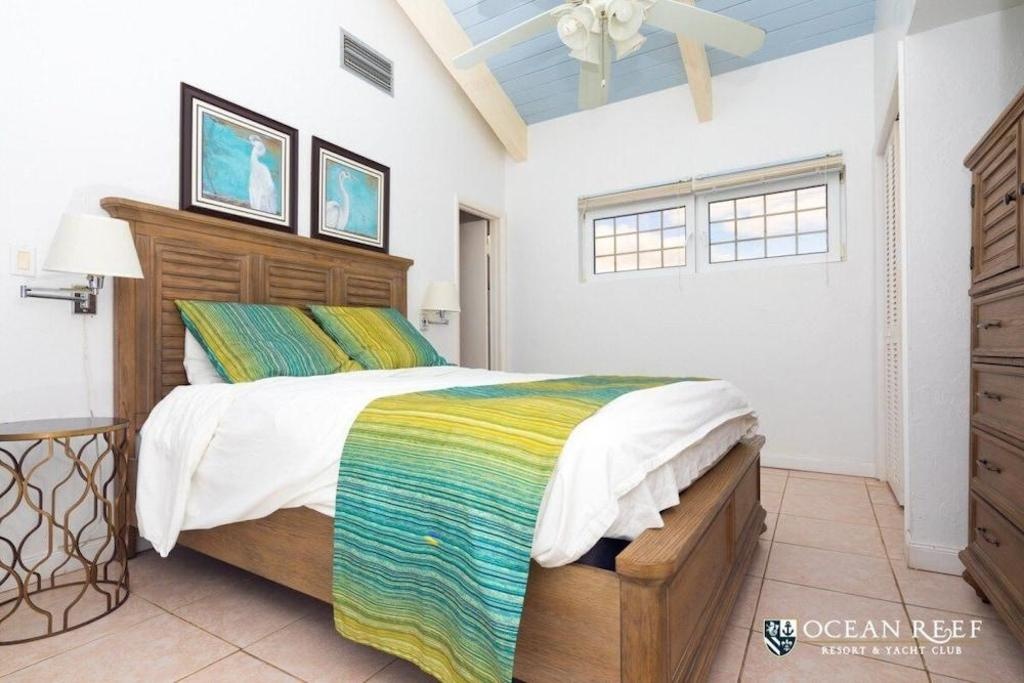 Ocean Reef Yacht Club Resort  Rooms  Rooms Image 19 19