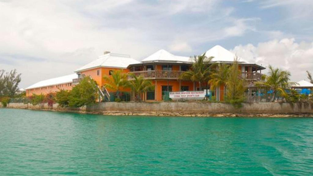 Running Mon Sunrise Resort And Marina  Facilities  Surrounding Environment 5