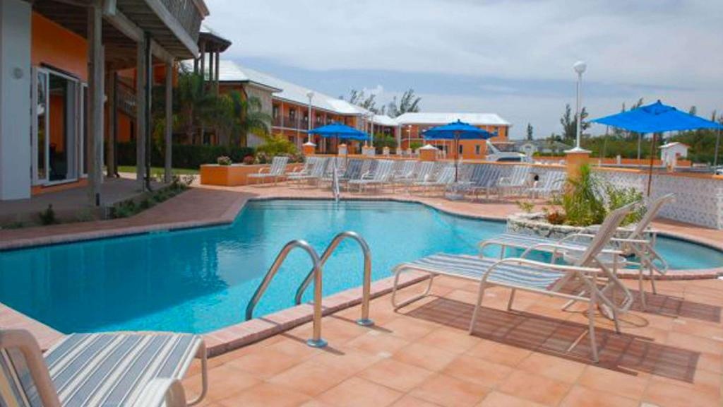 Running Mon Sunrise Resort And Marina  Facilities  Swimming Pool Outdoor 4