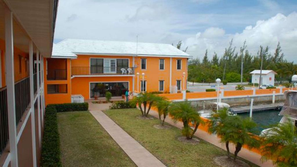 Running Mon Sunrise Resort And Marina  Property Views  Exterior View 9