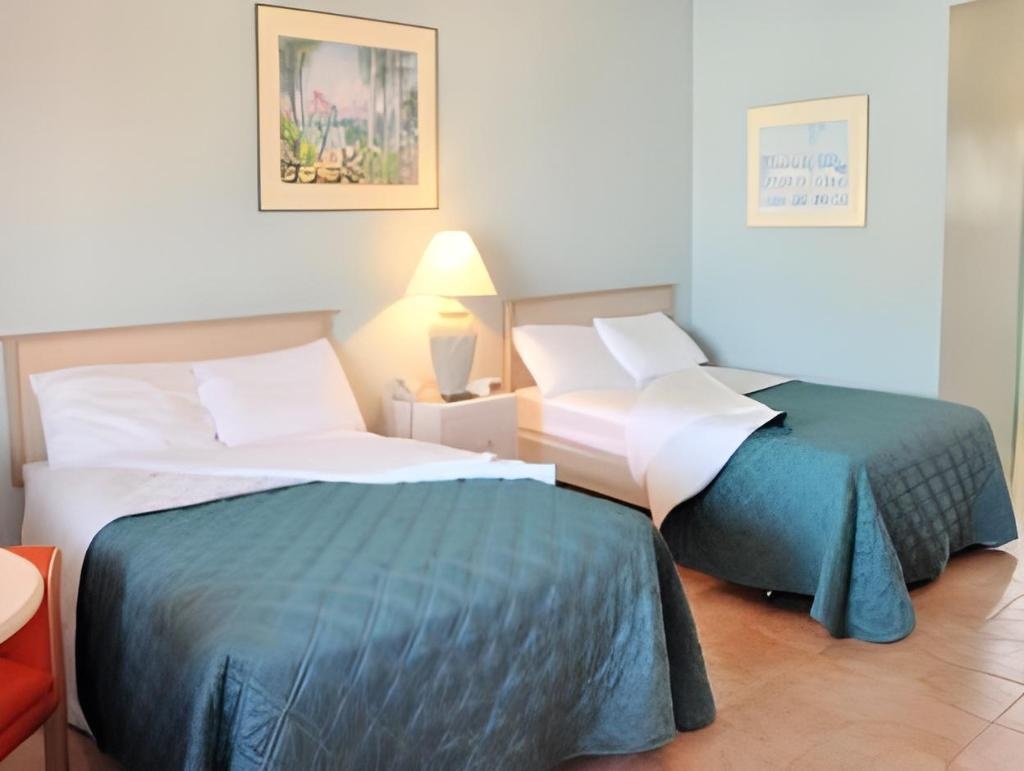 Running Mon Sunrise Resort And Marina  Rooms  2 Double Beds Nonsmoking View 4