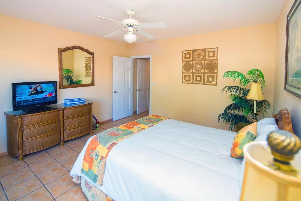 Island Seas Resort  Rooms  Two Bedroom Suite Marina View 3