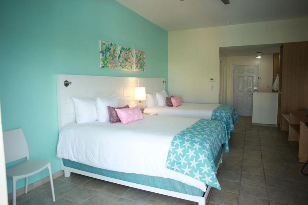 PELICAN BAY AT LUCAYA  Rooms  Guestroom 1