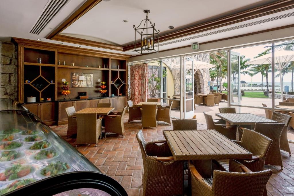 Grand Lucayan Resort Bahamas Lighthouse Pointe  Dining  Food And Beverages 2