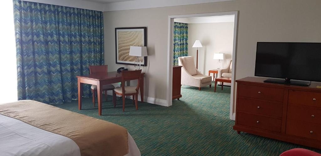 Grand Lucayan Resort Bahamas Lighthouse Pointe  Rooms  Guestroom 1