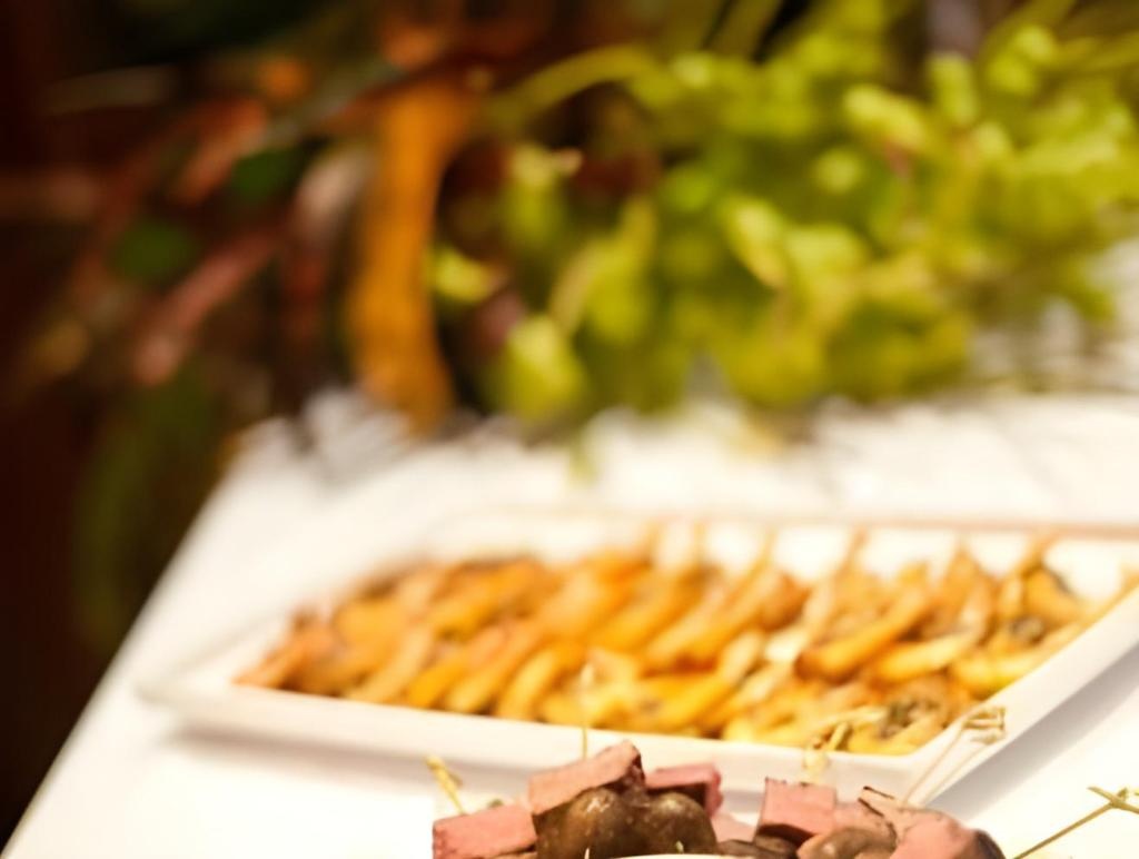 Pelican Bay Hotel  Dining  Buffet 13