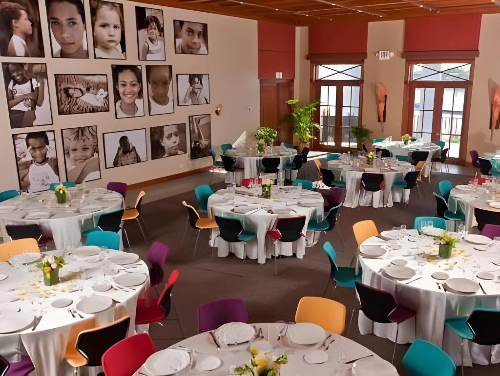 Pelican Bay Hotel  Dining  Restaurant 5