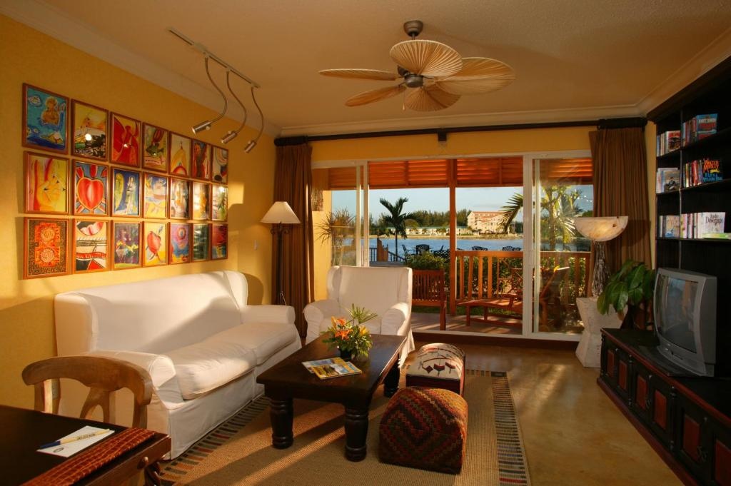 Pelican Bay Hotel  Facilities  Facilities 6