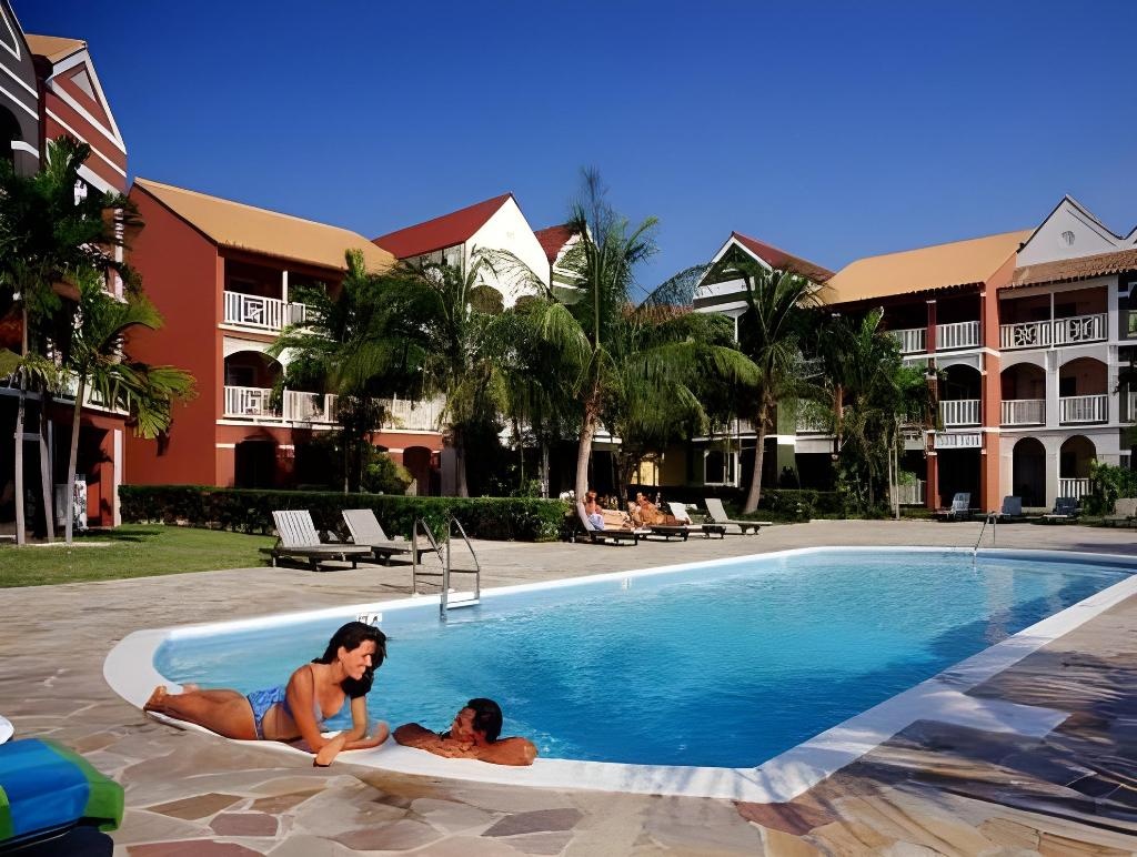Pelican Bay Hotel  Facilities  Swimming Pool 5