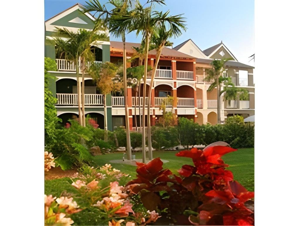 Pelican Bay Hotel  Property Views  Exterior View 11
