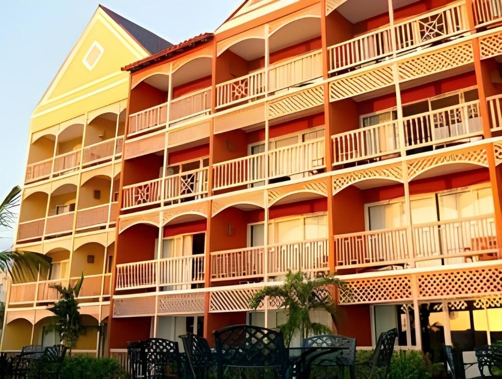 Pelican Bay Hotel  Property Views  Exterior View 7