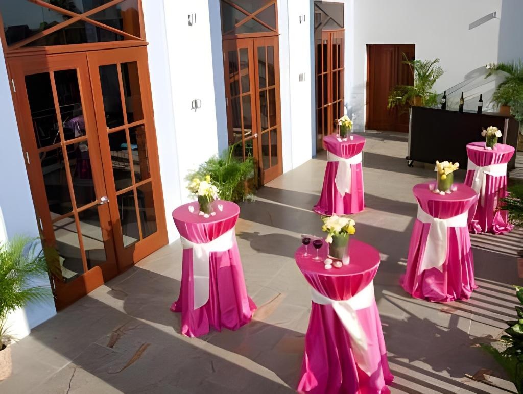 Pelican Bay Hotel  Property Views  Interior View 9