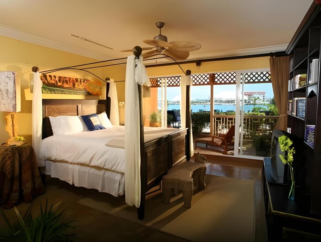 Pelican Bay Hotel  Rooms  Rooms Image 1 1
