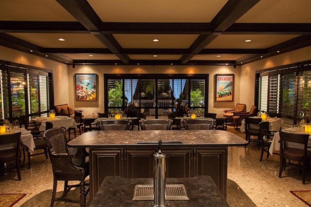 Dolphin Cove  Facilities  Barlounge 7