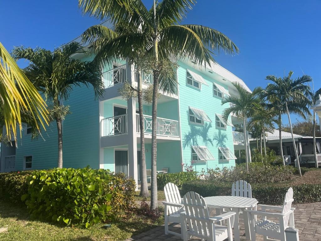 Dolphin Cove  Property Views  Exterior View 4
