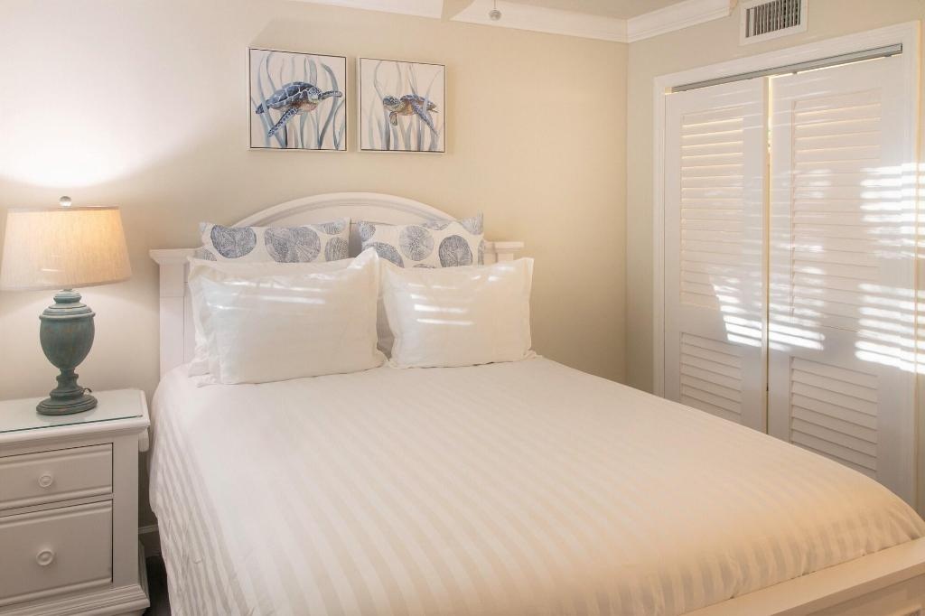 Dolphin Cove  Rooms  Rooms Image 7 7