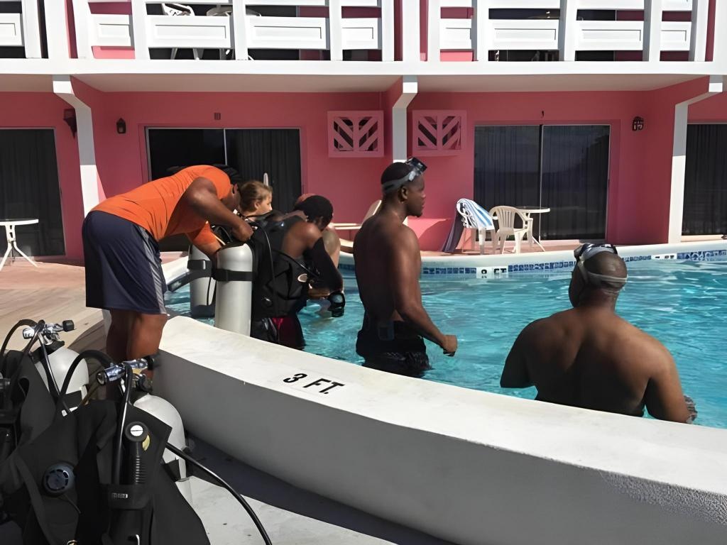 Bell Channel Inn Hotel Bahamas  Facilities  Sports And Activities 9