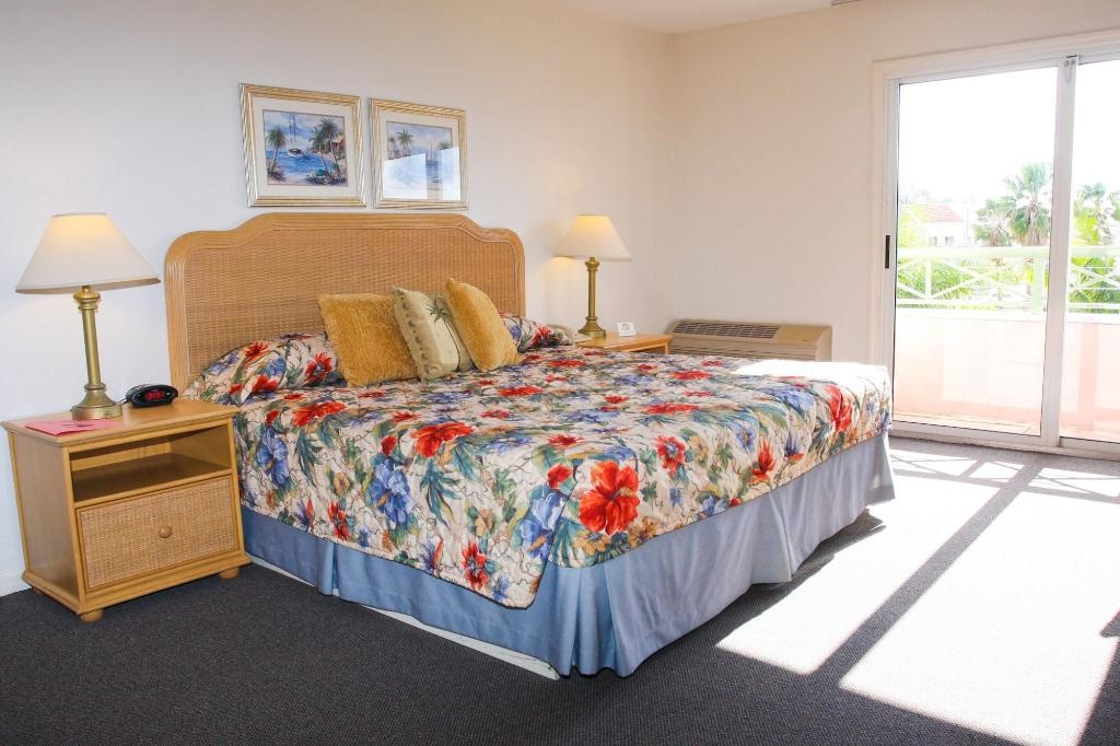 Castaways Resort And Suites Grand Bahama Island  Rooms  Rooms Image 2 2