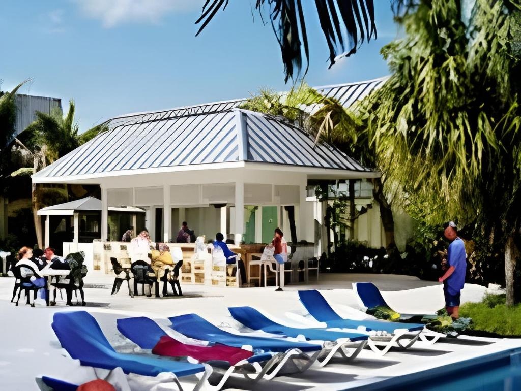 Royal Islander Hotel  Property Views  Exterior View 15