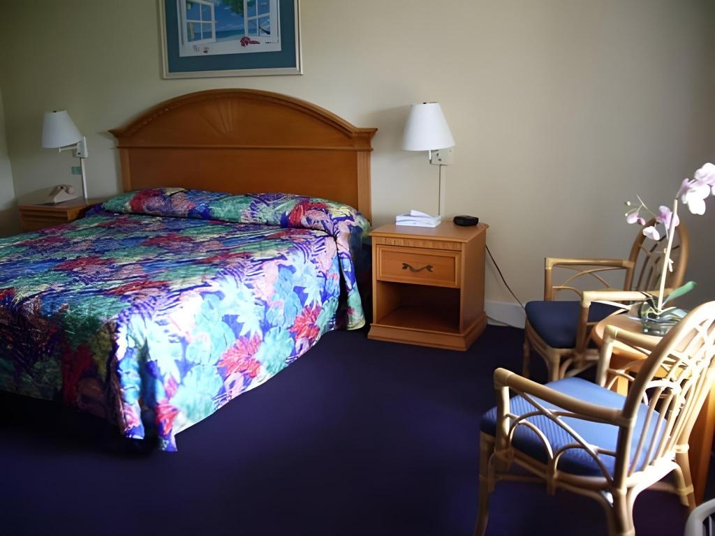 Royal Islander Hotel  Rooms  King Room 8