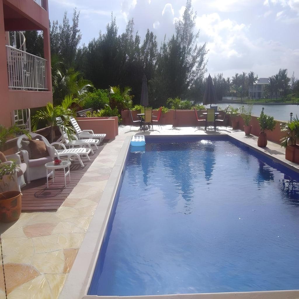 Dundee Bay Villas  Facilities  Swimming Pool Outdoor 1