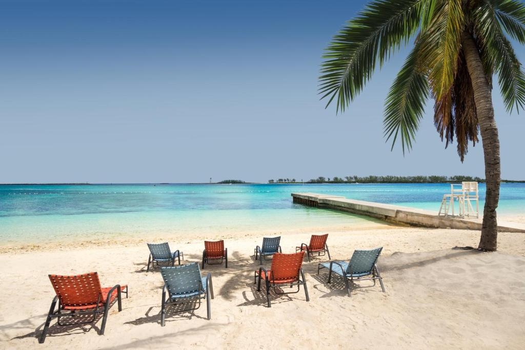 Holiday Inn Express Suites Nassau By IHG  Facilities  Beach 1