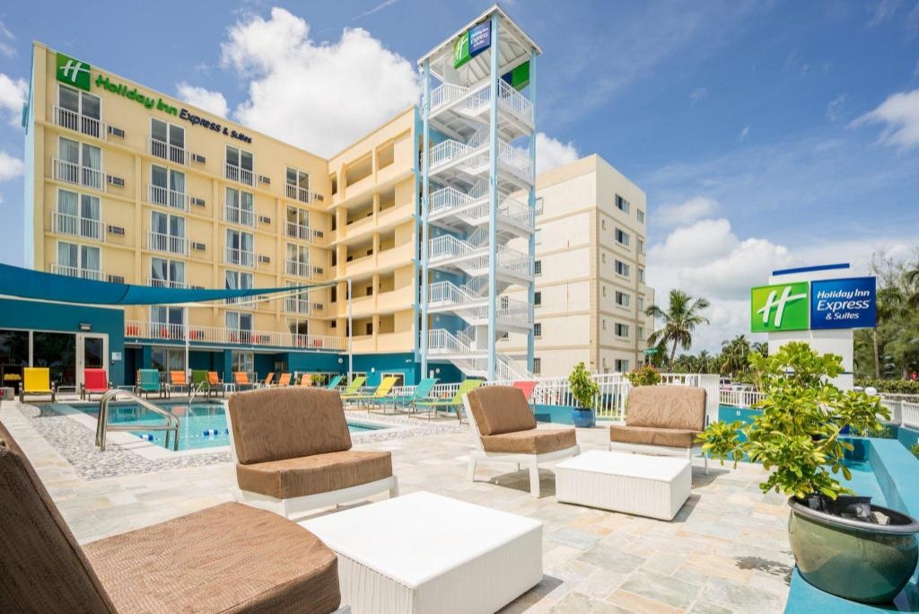 Holiday Inn Express Suites Nassau By IHG  Facilities  Swimming Pool 2