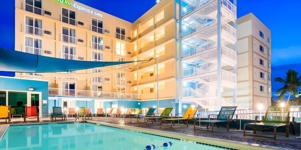 Holiday Inn Express Suites Nassau By IHG  Property Views  Exterior View 1