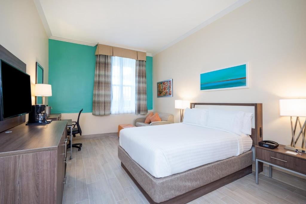 Holiday Inn Express Suites Nassau By IHG  Rooms  Rooms Image 8 8