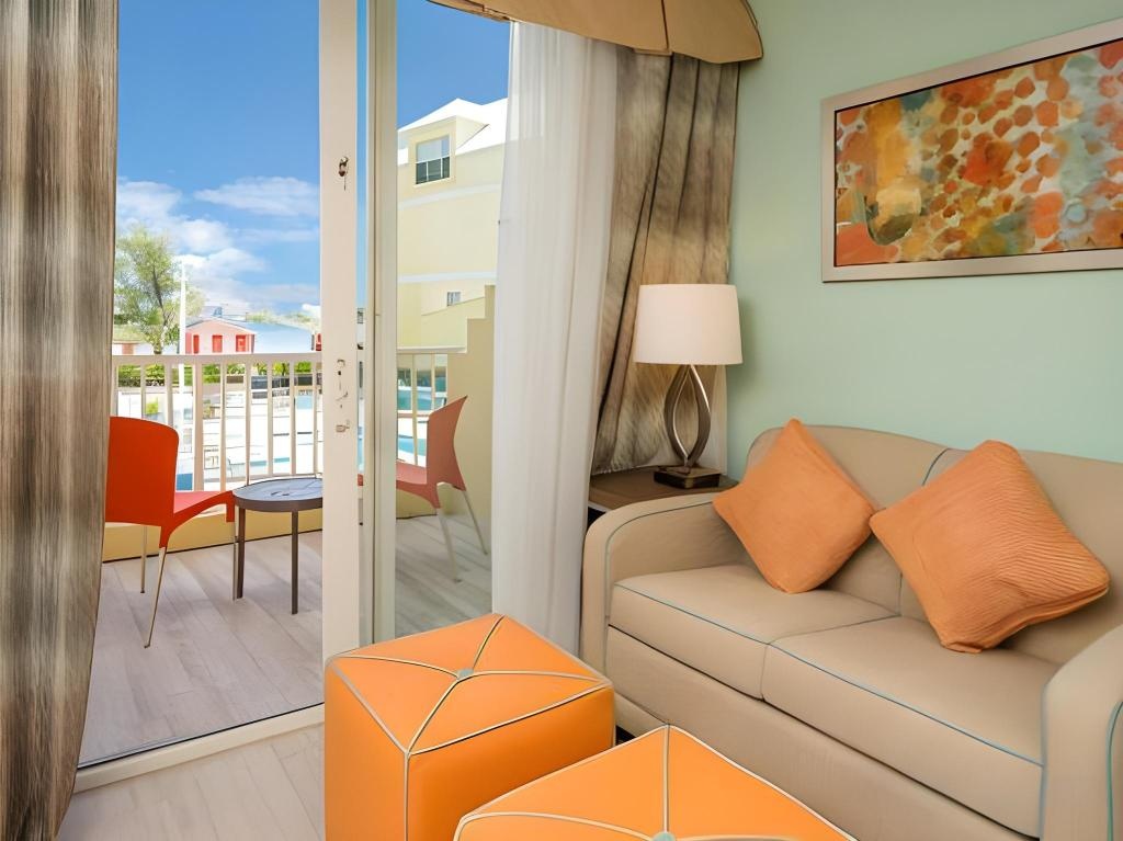 Holiday Inn Express Suites Nassau By IHG  Rooms  Rooms Image 9 9