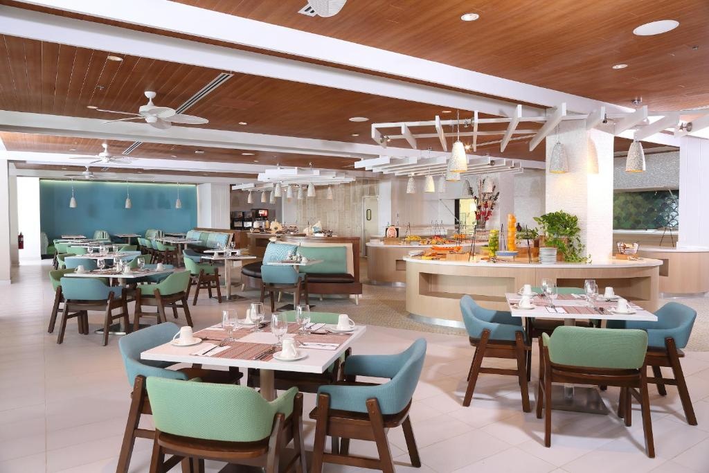 Warwick Paradise Island Bahamas All Inclusive Adults Only  Dining  Restaurant 1