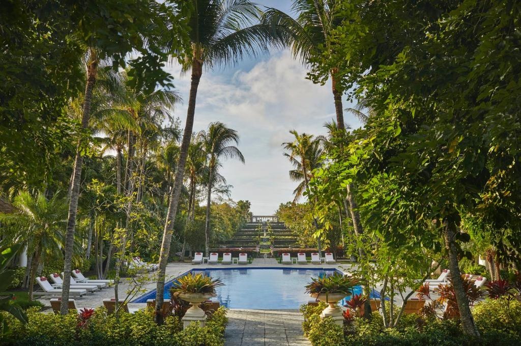 The Ocean Club A Four Seasons Resort Bahamas  Facilities  Swimming Pool 8